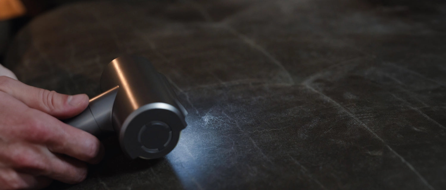 Haar wordt verwijderd met Fuzz Genie.